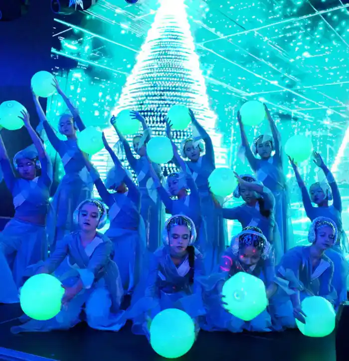 Новогодняя елка в Павлодаре: праздник для детей-сирот и многодетных семей с элементами высоких технологий