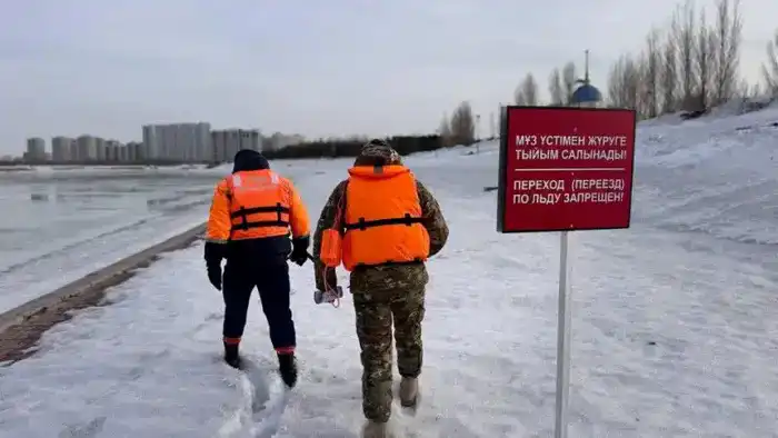 Ледяные горки в Астане заморожены потеплением!