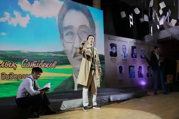 Таланты на небосклоне казахской литературы: Ербол Карашукеев наградил победителей II республиканского конкурса «Асқақ рухты Әулиеата»