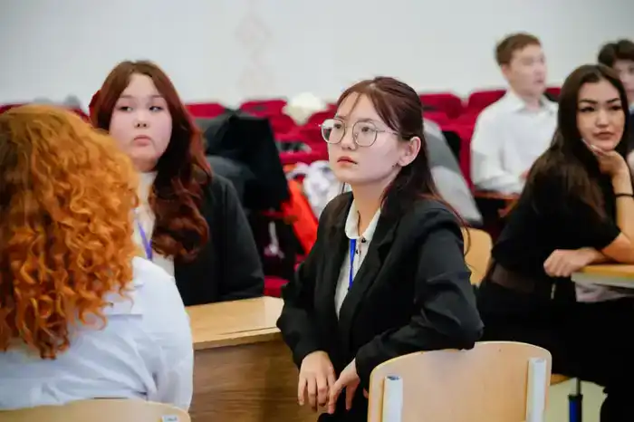 В интеллектуальной дуэли: студенты Астаны разгадали правовые загадки о коррупции