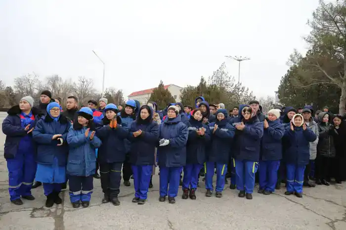 В Актау предприятию MAЭK вручили 20 автобусов (3)