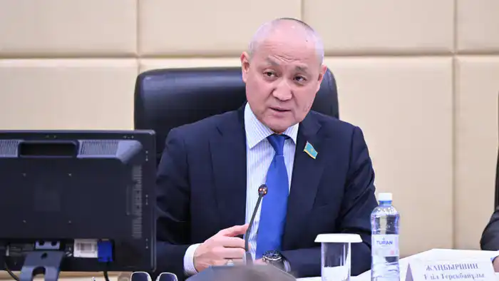 Депутат и ChatGPT: Переработка данных в новом свете