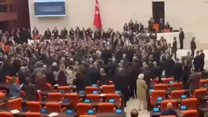 Бюджетный бой: депутаты Турции в рукопашной схватке