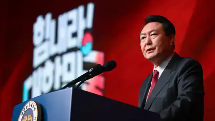 Юн Сок Ёль: 10 лет за президентские грехи?