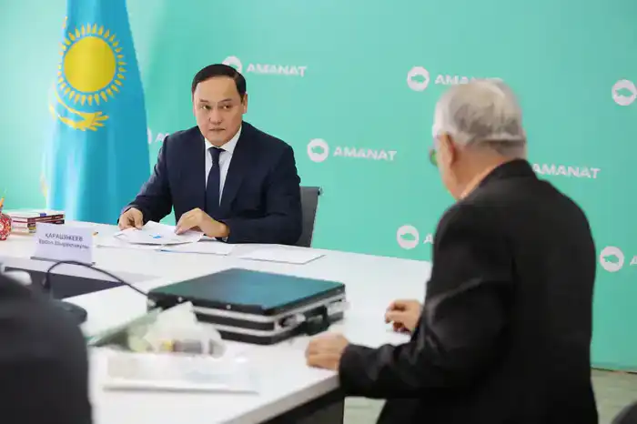 Ербол Карашукеев провел прием граждан (4)