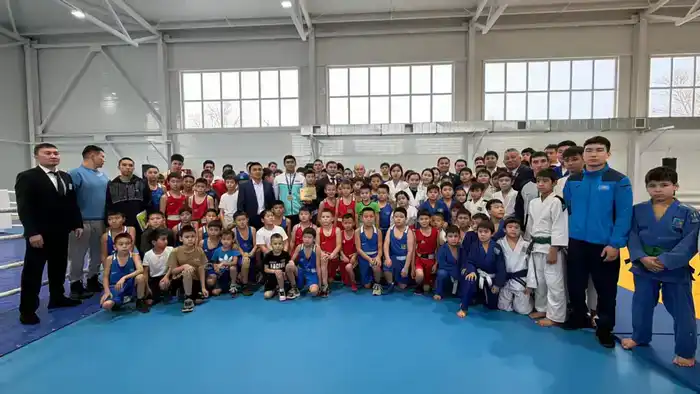 В Коргалжынском районе открылся физкультурно-оздоровительный комплекс (2)