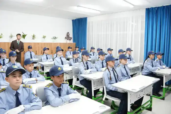 Открытие полицейского класса "Жас сақшы" в Карагандинской области: новые возможности для молодежи в правопорядке