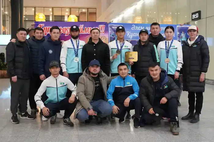 Казахстанские кикбоксеры вернулись в страну с чемпионата мира (2)