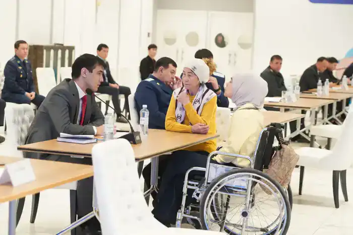 ОКОЛО СТО ЖИТЕЛЕЙ ТУРКЕСТАНСКОЙ ОБЛАСТИ ПРИШЛИ НА ПРИЕМ К АКИМУ