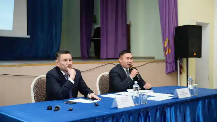 Мост между властью и народом: Аким ВКО наладил диалог с жителями Маралды