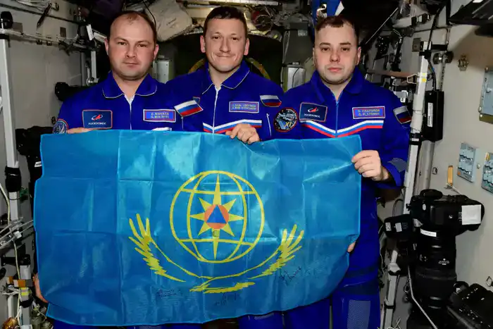 Космонавты Роскосмоса с борта МКС поздравили МЧС Республики Казахстан (4)