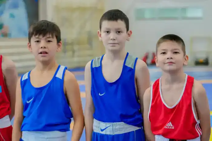 Звезда бокса Рой Джонс провел мастер-класс для молодежи в Астане (5)