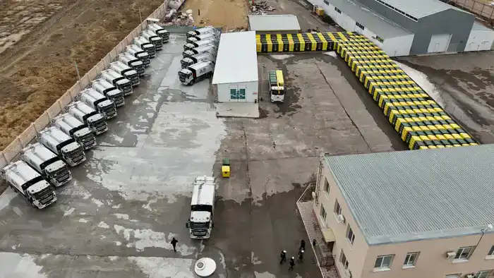 Новая техника для вывоза мусора в Актау: шаг к улучшению управления отходами