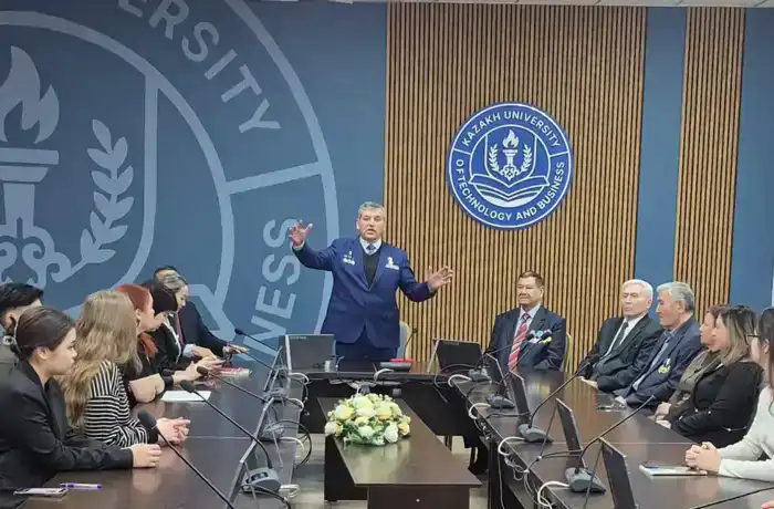 «Таза Қазақстан»: столичные ветераны поделились опытом с молодежью в сохранении природы (5)