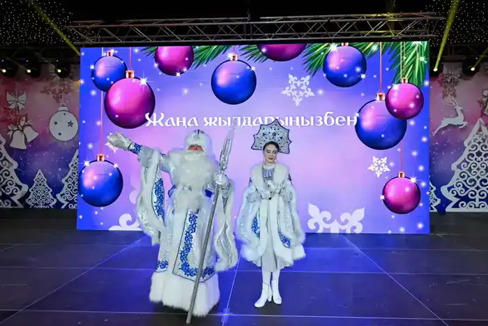 В Семее прошла новогодняя елка акима области (3)