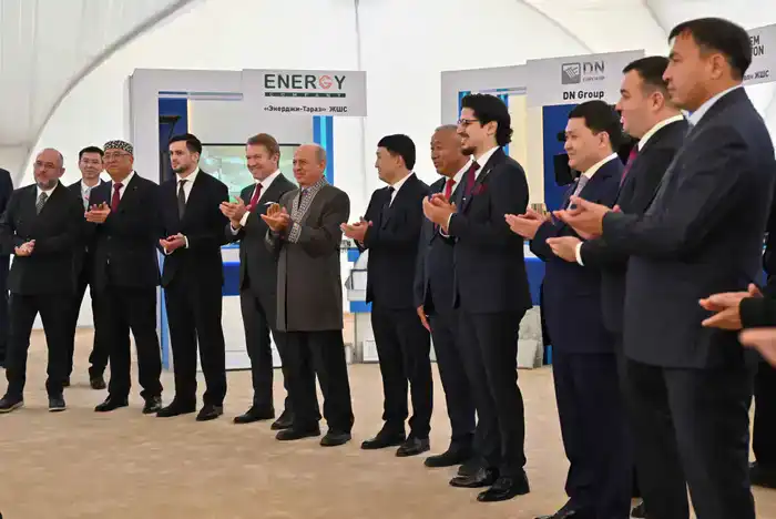 Глава государства посетил малую индустриальную зону «Тараз» (7)