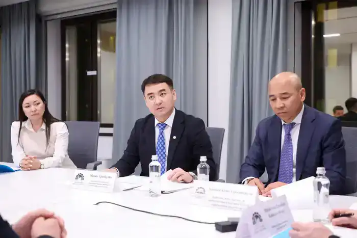 Ерсайын Нагаспаев провёл приём граждан, выслушав вопросы по правам на землю и жильё