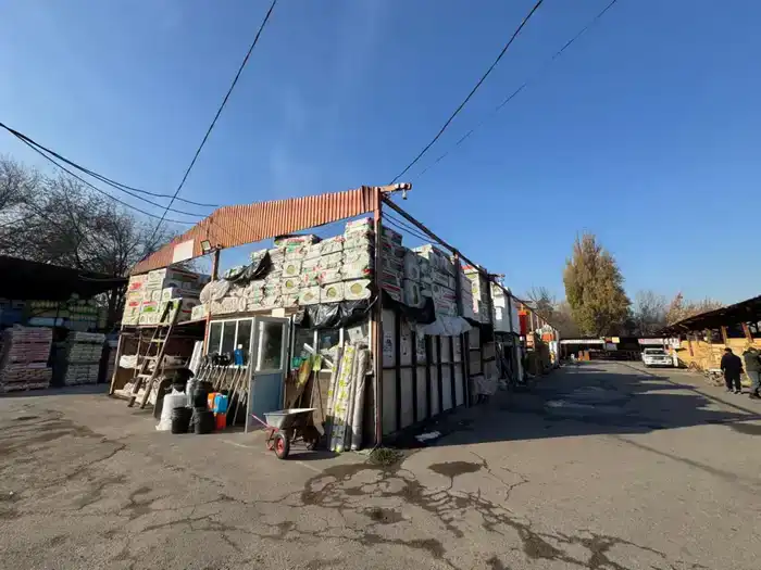 В Алматы начат снос незаконного рынка (2)