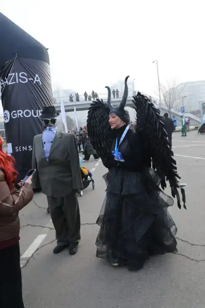 В Алматы прошёл предновогодний семейный забег под девизом «Одна цель. Один путь» (2)