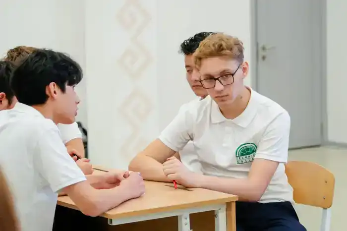 «Закон и порядок»: интеллектуальную игру «Что? Где? Когда?» провели среди столичных студентов (6)