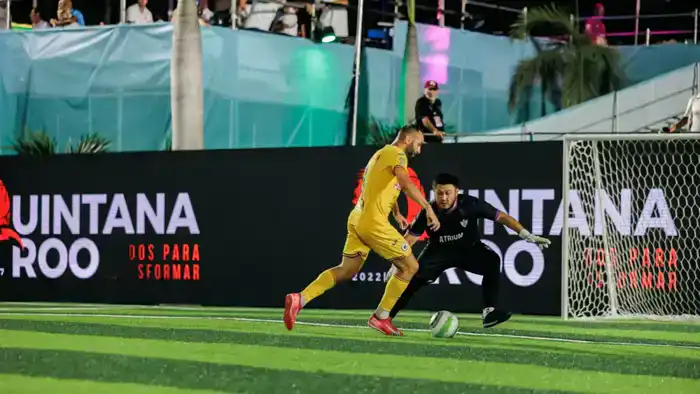 Акбулан Еркинбек из Шахтинска был признан лучшим вратарём на чемпионате мира по мини-футболу в Канкуне