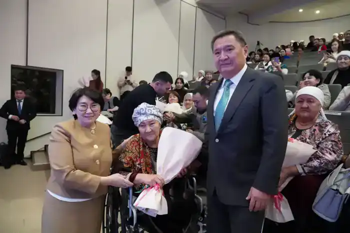 В новую квартиру – в Новый год: очередникам Косшы вручили ключи (3)