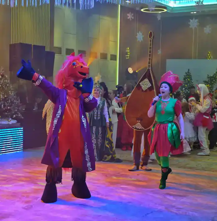 Новогодняя елка от имени Президента страны прошла в Павлодаре (5)