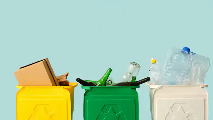 Президент Казахстана Касым-Жомарт Токаев на совещании по развитию Астаны подчеркнул важность ускорения формирования современной системы переработки отходов, отметив, что это напрямую отразится на качестве жизни казахстанцев. Он дал поручение соответствующ