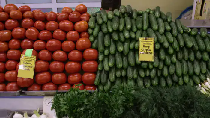 Казахстан: Правительство обещает доступные цены на огурцы и помидоры в рамках стабилизации продовольственного рынка
