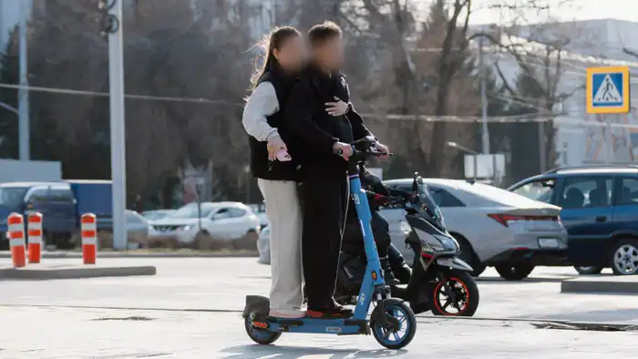 Правила езды на самокатах в Казахстане: регистрация электросамокатов обязательна