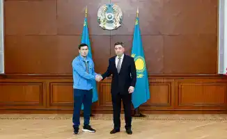 Еркебулан Канафин и тренер Сергей Дмитренко получили орден «Құрмет» от премьер-министра Олжаса Бектенова