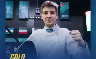 Кирилл Проходов стал чемпионом мира по фехтованию, что подчеркивает развитие спорта в Казахстане.