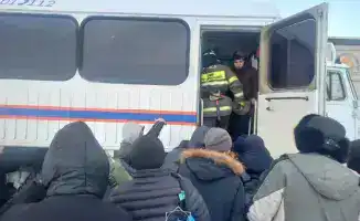 Спасательные операции МЧС Казахстана: помощь 242 людям, застрявшим в снежных заносах за три дня