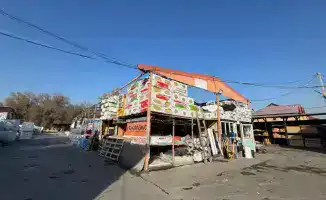 Снос незаконного рынка в Алматы: последствия для местных предпринимателей и жителей