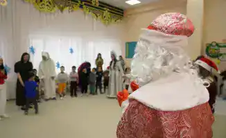 В детском саду "Аяла" прошел новогодний утренник для особенных детей с Дедом Морозом и Снегурочкой