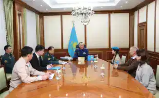 Министр обороны Даурен Косанов поздравил Жасмину Тузелову с третьим местом в конкурсе «Голос. Дети»