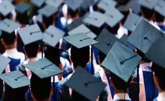 Рост числа студентов в Казахстане: последствия для высшего и послевузовского образования