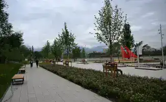 В Алматы понтонные мосты на озере Сайран сняты на зиму из-за снижения уровня воды