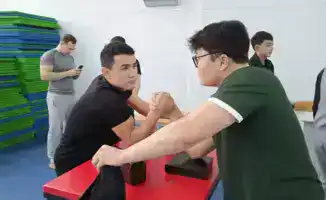 Студенты Астаны соревновались на армрестлинге