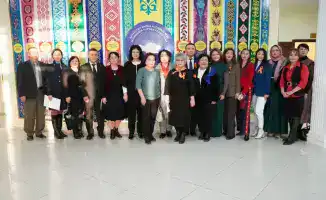 Обсуждение вопросов молодежного воспитания и семейных ценностей на круглом столе в Западно-Казахстанской области