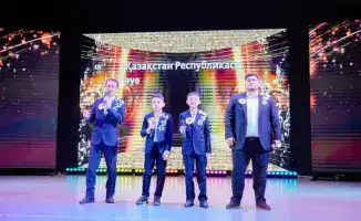 Гармония голосов: Патриотическая песня объединяет поколения в Астане