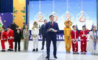 ШЫМКЕНТ: БОЛЕЕ 300 ДЕТЕЙ УЧАСТВУЮТ В ТРАДИЦИОННОЙ ПРЕЗИДЕНТСКОЙ ЁЛКЕ