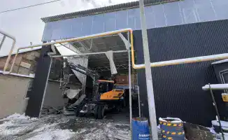 Снос незаконного двухэтажного здания в Алматы