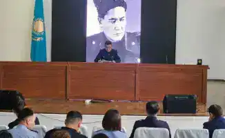 Полицейские Караганды отмечают вклад Бауыржана Момышулы в историю военного наследия