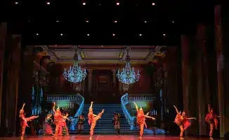 «Золушка» в Алматы: танцы, театр и японская балерина!