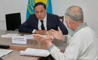Диалог между гражданами и акимом: важные вопросы и судьбы в Жамбылской области