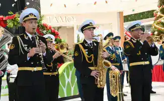 Патриотическая акция в Актау: поддержка призыва в армию и празднование солдат