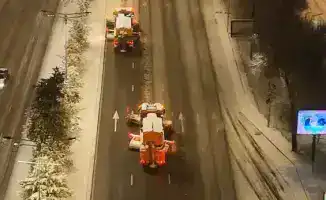 Коммунальные службы Алматы усилили работу из-за снегопада и 35 см снега