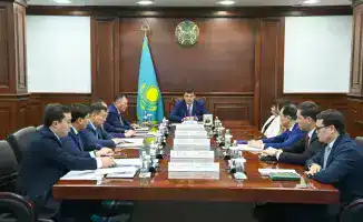 Аким области Нурлыбек Налибаев поздравил оперную певицу Айгерим Алтынбек с званием Заслуженный деятель Казахстана