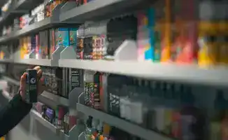 В столичном районе Байконыр прошел рейд по выявлению незаконной продажи вейпов без нарушений